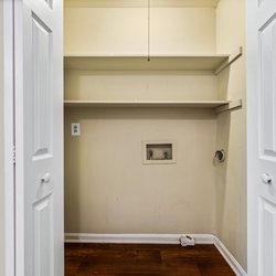 newly renovated bedroom with closet at Woodlawn Manor, located in Tuscaloosa, AL
